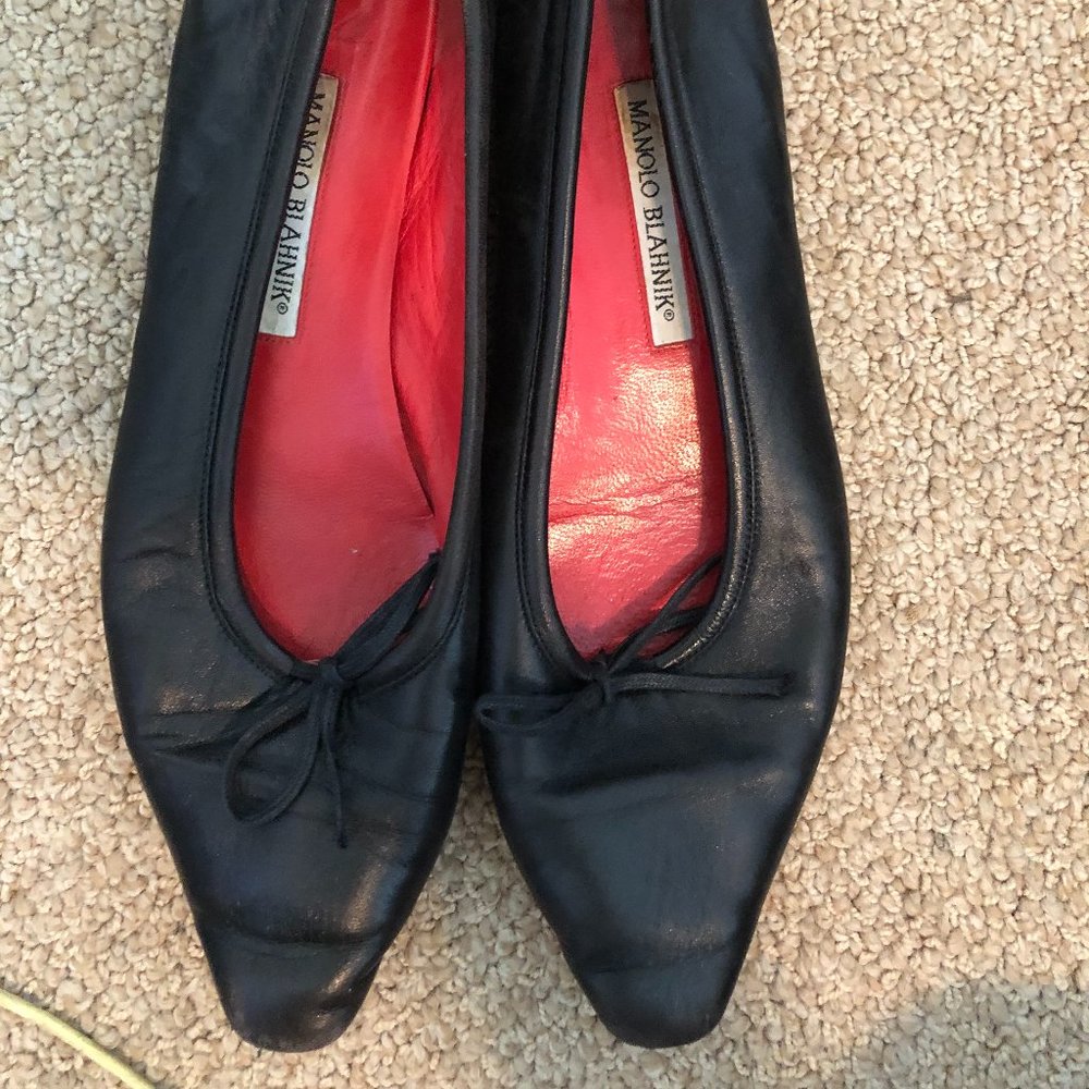 MANOLO BLAHNIK Black Suede Ballet Flats